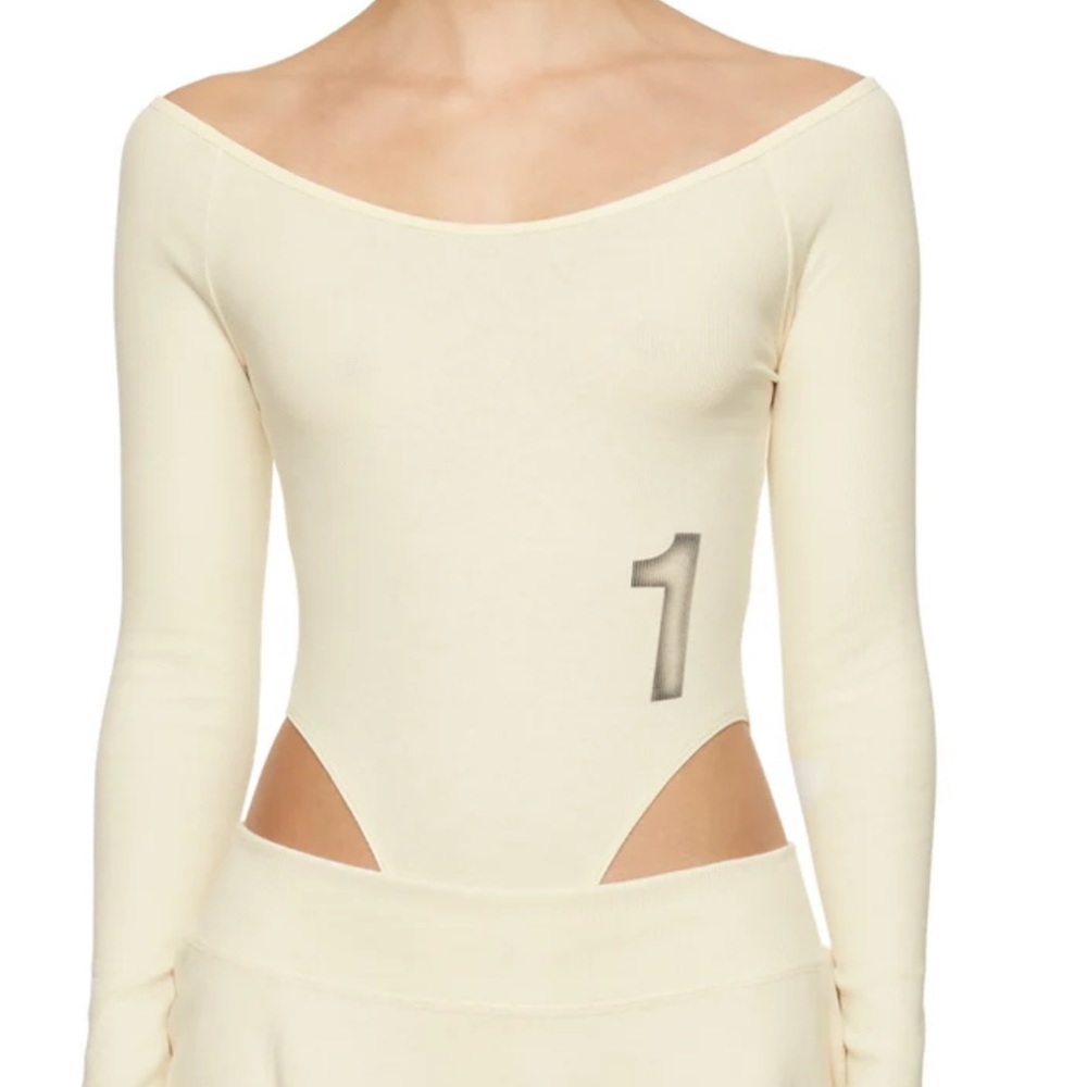 Off shoulder cream no. 1 bodysuit